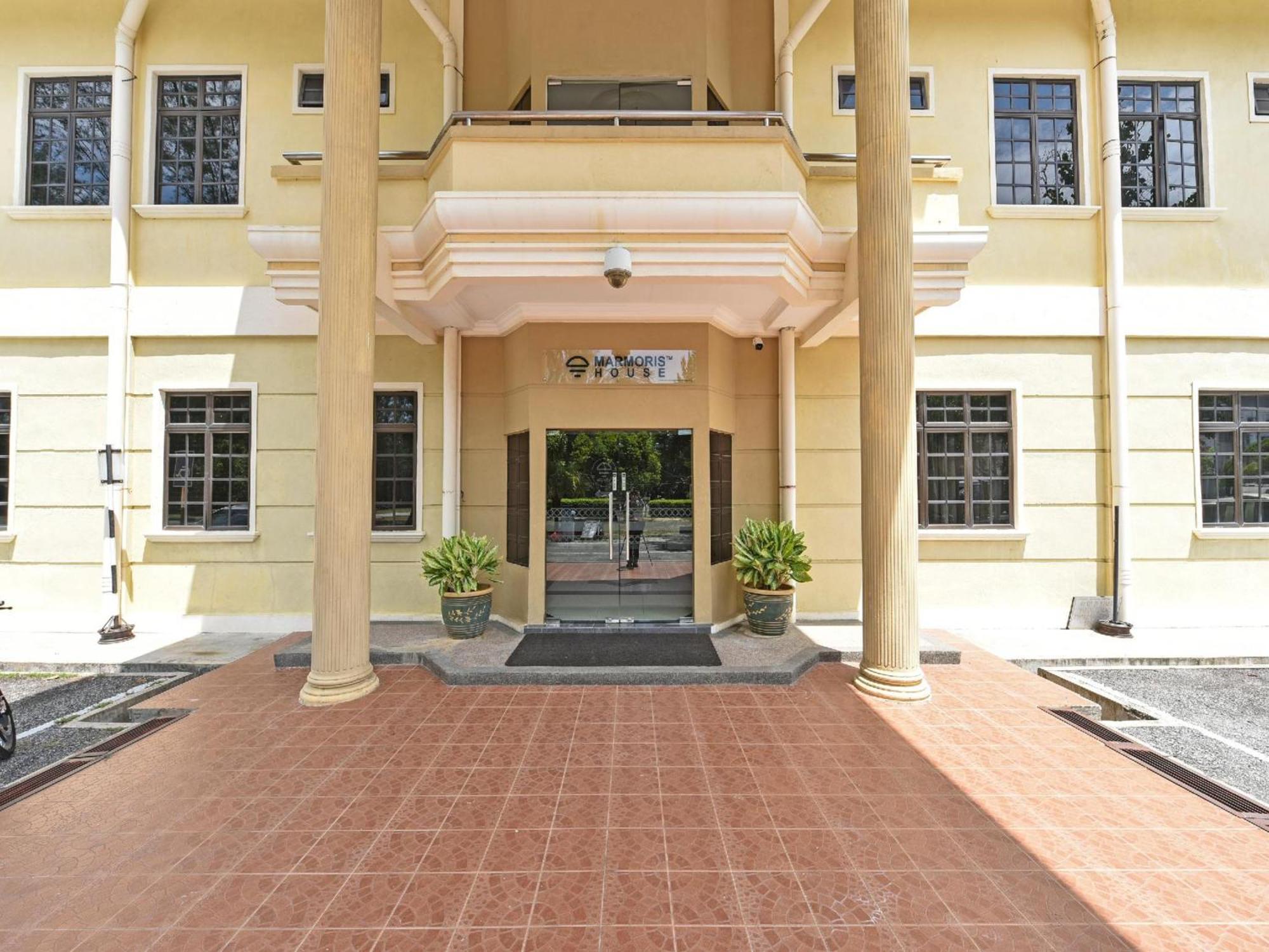 Super Oyo Capital O 90434 Marmoris House Kuala Terengganu