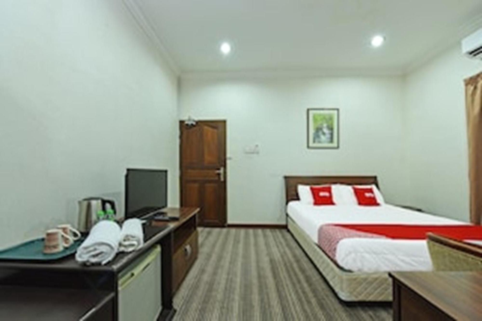 Super Oyo Capital O 90434 Marmoris House Hotel